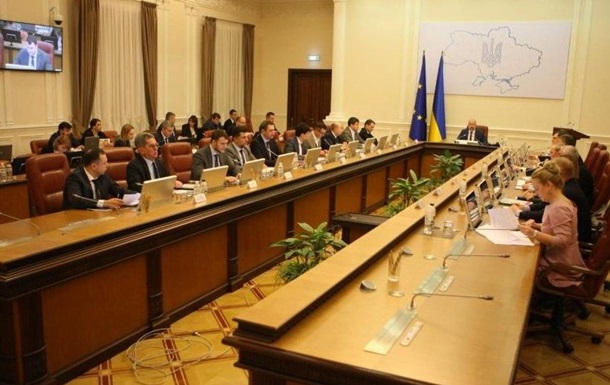 Украинцев предупредили об экономическом кризисе