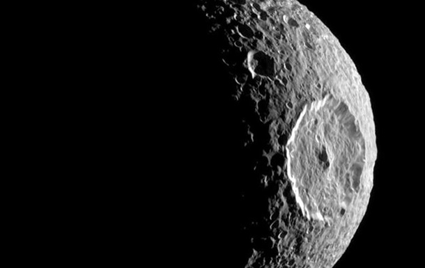 В NASA показали ледяную Звезду смерти