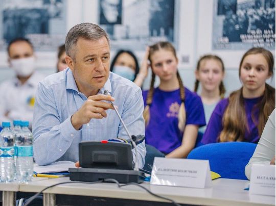 Щоб в Інтернеті змусити дитину надіслати своє інтимне фото, злочинцю достатньо 18 хвилин, — Микола Кулеба