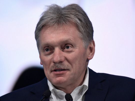 Згадали про зустріч Зеленського з Путіним: у Кремлі відреагували на санкції України щодо російських компаній та громадян