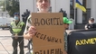 
Активисты пришли под Раду с требованием экологических реформ, но депутаты не прислушались
