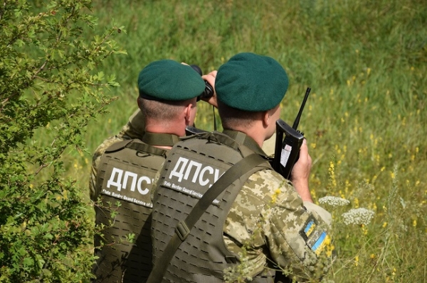 Три сотрудника СБУ напали на двух украинских пограничников на российской границе