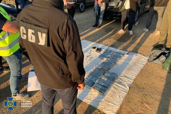 На 10 миллионов: одесские правоохранители задержали огромную партию кокаина