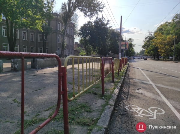 На Пироговской переделали полосу для велосипедистов и продлили ее до проспекта Шевченко. Фото