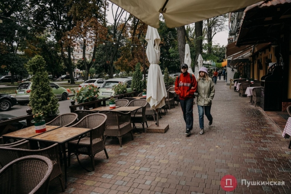 Из лета в глубокую осень: как Одесса и одесситы первые холода встречают. Фоторепортаж