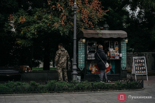 Из лета в глубокую осень: как Одесса и одесситы первые холода встречают. Фоторепортаж