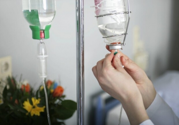 Угостила знакомая: одесситка попала в больницу с ботулизмом