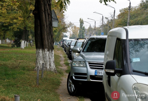 Возле одной из крупнейших больниц Одессы наконец-то сделают парковку, цена вопроса — 3 миллиона. Фото