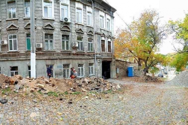 В Одессе начали ремонт Градоначальницкой лестницы: как это выглядит. Фото