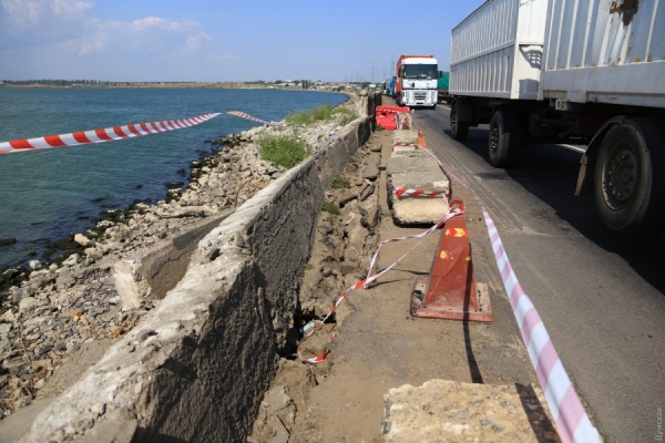 Чинить многострадальную Хаджибейскую дамбу начнут ещё до Нового года 