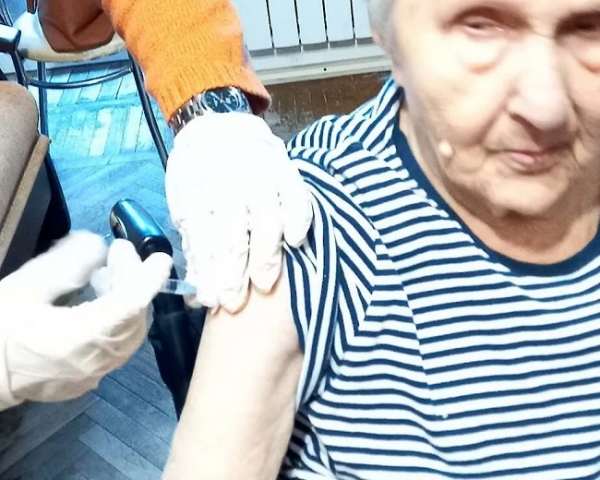 В Одессе привили от коронавируса 104-летнюю горожанку