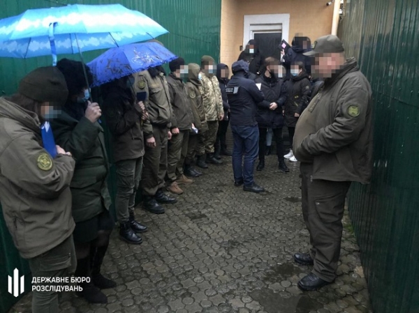 Николаевский тюремщик вымогал у осуждённого взятку, угрожая плохими условиями отсидки