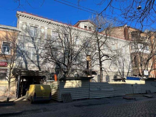 Ремонт детского центра &laquo;Дивосвіт&raquo; в центре Одессы обещают закончить к июлю: на него уже потратили 63 миллиона. Фото