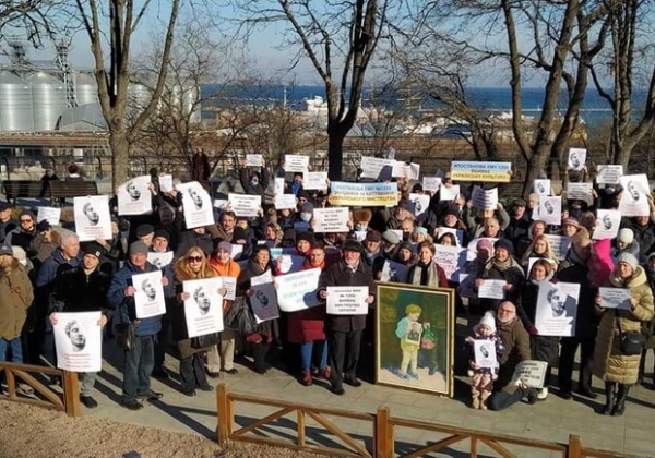Огромные счета за отопление: в Одессе художники вышли на митинг
