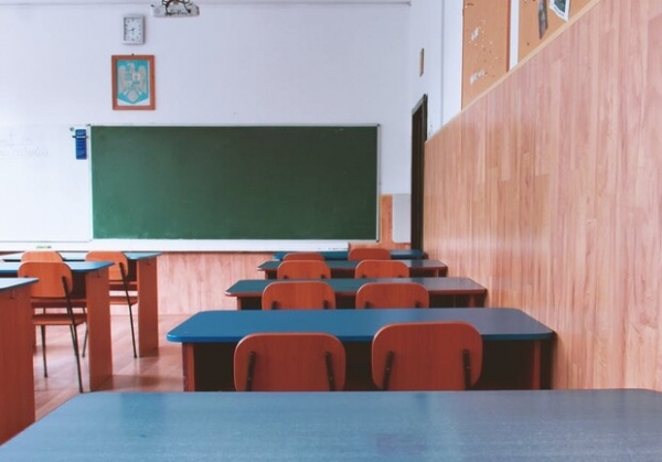 В Одесской области школы перешли на дистанционку: родители возмущены