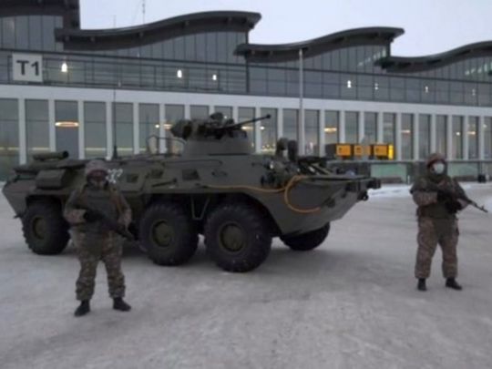 Протести в&nbsp;Казахстані: в&nbsp;Алмати не&nbsp;замовкають сирени, аеропорт закритий