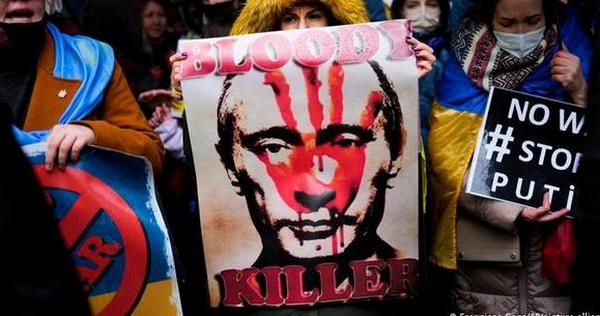 «Ні війні»: у всьому світі проходять масові акції на підтримку України