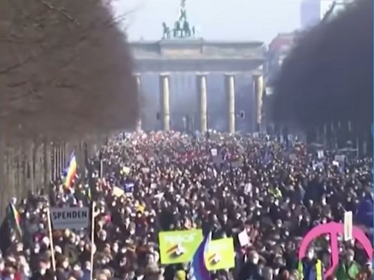 «Ні війні»: у всьому світі проходять масові акції на підтримку України