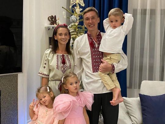 «Ласкаво просимо, козаче»: у футболіста збірної України народилася четверта дитина