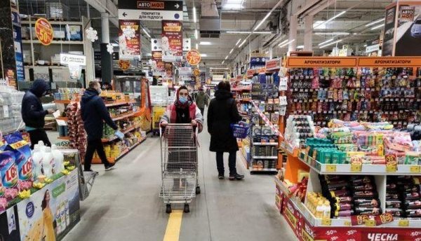 Киев возвращается к жизни: работают более 900 продовольственных магазинов