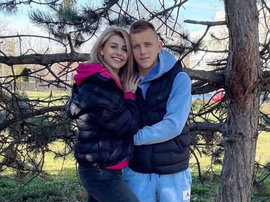 Зв'язок пропав під Авдіївкою: дружина футболіста збірної України шукає свого батька-воїна