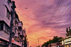 Одесситы наблюдали удивительно красочный летний закат (фото)