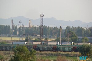 На юге Одесской области образовались огромные пробки из-за сотен фур с зерном