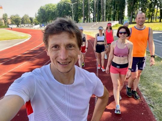 «25 марафонів за 25 днів»: спортсмен з Києва зібрав кошти на реабілітацію поранених бійців