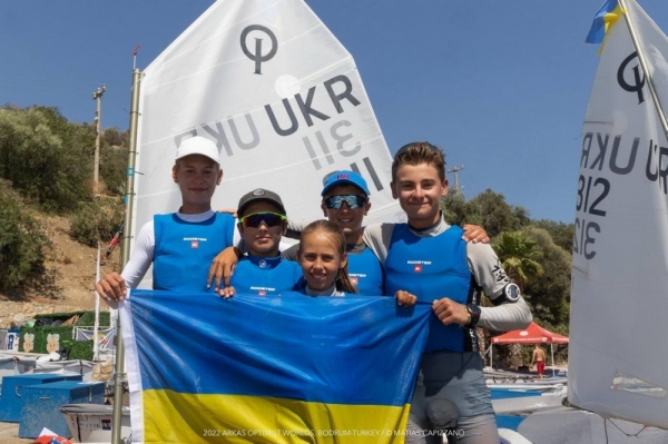Парусный спорт. Юные спортсмены из Одесской области, блокировавшие яхту Абрамовича, заняли второе место на чемпионате мира