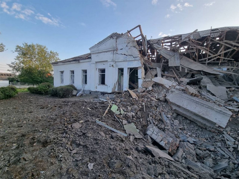Російські фашисти вдарили ракетами по Миколаївській та Харківській областях: є постраждалий, у містах руйнування