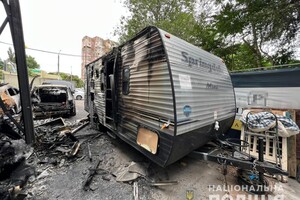 В Одессе мужчина поджег автомобили волонтеров с вещами для переселенцев 