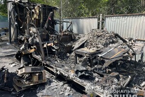 В Одессе мужчина поджег автомобили волонтеров с вещами для переселенцев 