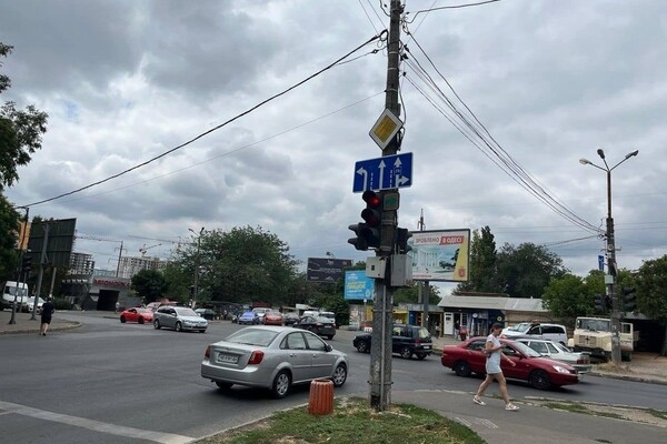 В Одессе появился необычный дорожный знак