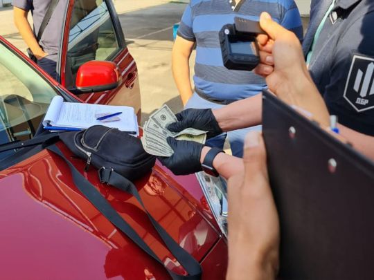 «Заробляли» близько 2 млн грн щодня: у Запорізькій області викрили корупційну схему чиновників на перетині лінії зіткнення