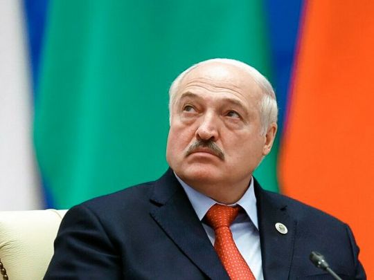 «Вже геть збожеволіли»: невістка лукашенка присвячує йому пісні, видаючи це за народну любов