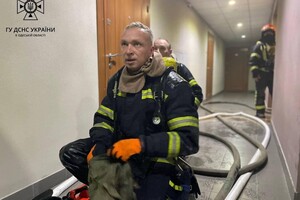 Из-за пожара в квартире 24-этажки в Аркадии погибла женщина 