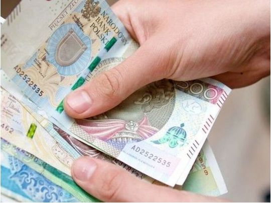 Не тільки RKO: які види фінансової допомогу можуть отримати українці в Польщі