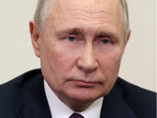 путін планує розпочати новий наступ на Україну в лютому-березні і готовий до багаторічної війни, — Bloomberg