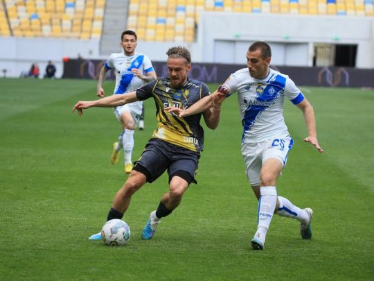 «Динамо» з бездарною грою вперше втратило очки на полі «Руха»: відеоогляди матчів чемпіонату України