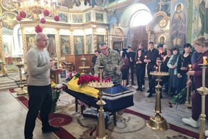 Защищал Украину под Бахмутом: в Одесской области простились с Героем-пограничником
