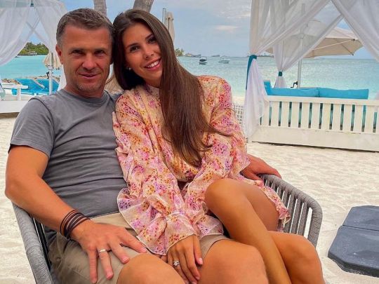 Чекати залишилося недовго: дружина Реброва із&nbsp;ностальгією показала будинок пари під Києвом (фото)