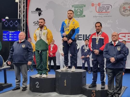 Українець Чупринко з рекордом став чемпіоном світу та не потиснув руку представнику країни-поплічника війни (відео)