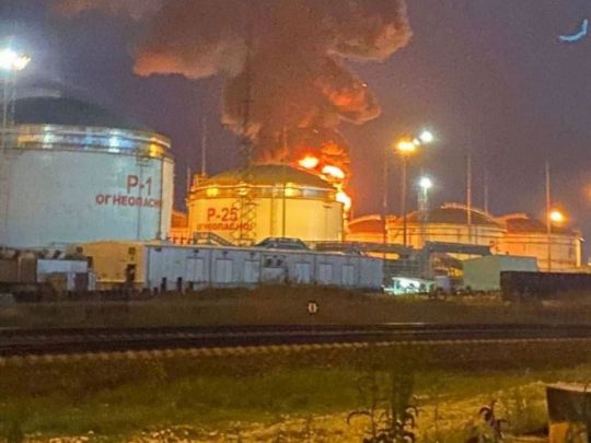 У росії «невідомий» безпілотник підпалив ще одну нафтобазу (фото, відео)