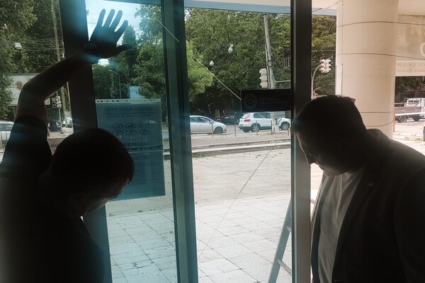 Во время ночного обстрела Одессы от ударной волны получила повреждения Одесская киностудия