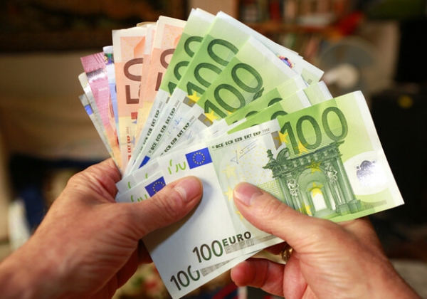 Курс валют в Украине 11 июня 2023: сколько стоит доллар и евро