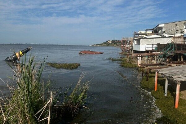 На нескольких пляжах Одессы и Одесской области снизилась соленость воды в Черном море