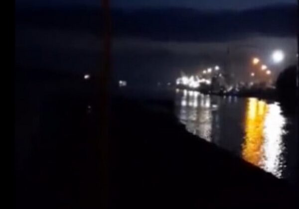 Румынские пограничники сняли на видео обстрел Рени в Одесской области: в порту было шесть их суден Румынские пограничники сняли на видео обстрел Рени в Одесской области: в порту было шесть их суден
