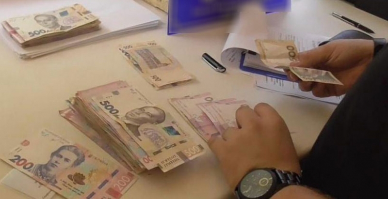 Продав за рік 10 тисяч рецептів на метадон: в Кривому Розі оголосили підозру лікарю-наркологу