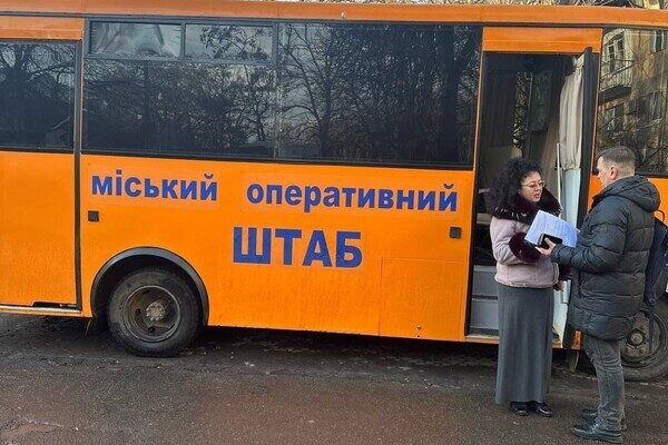 Атака "шахедами" по Одессе повредила 15 домов: где развернули оперативные штабы для помощи (обновлено) Атака "шахедами" по Одессе повредила 15 домов: где развернули оперативные штабы для помощи (обновлено)