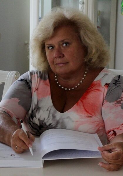 &laquo;Київський експериментальний кераміко-художній завод експортував продукцію до&nbsp;Великобританії, Іспанії та&nbsp;Німеччини&raquo;,&nbsp;&mdash; колекціонерка Людмила Карпінська-Романюк